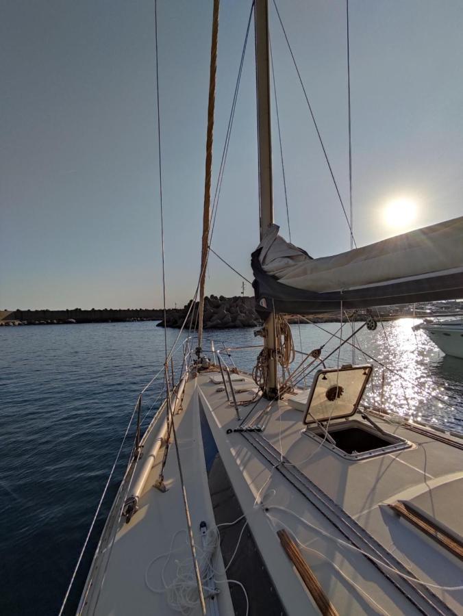 Dormire In Barca A Vela Maratea Exteriör bild